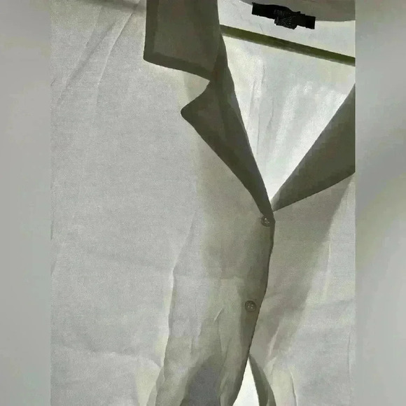 ❤️ Semi Sheer White Button & Tie in Front Collared Crop Medium - Picture 4 of 4